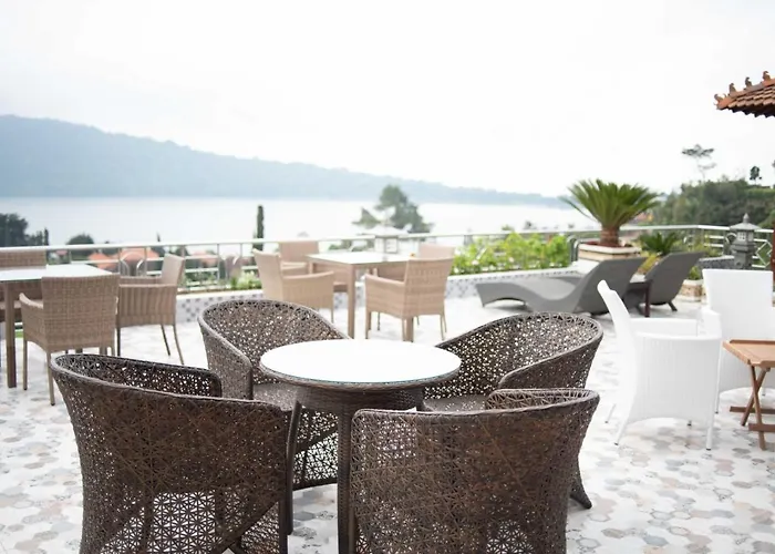 Hotel Dedanau 3*